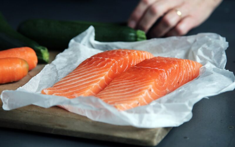 Why Wild Caught Sockeye Salmon Is Superior to Farmed Salmon