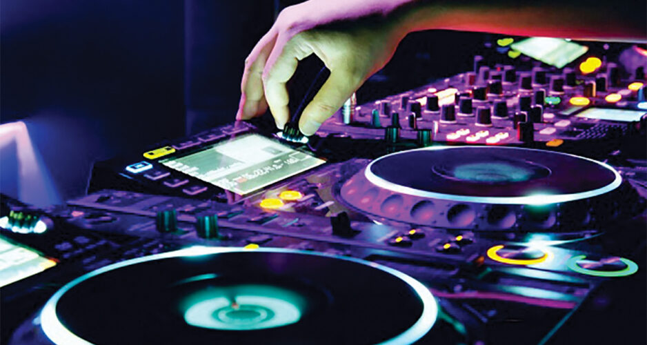 What Equipment Does a Corporate Party DJ Need for a Great Performance?